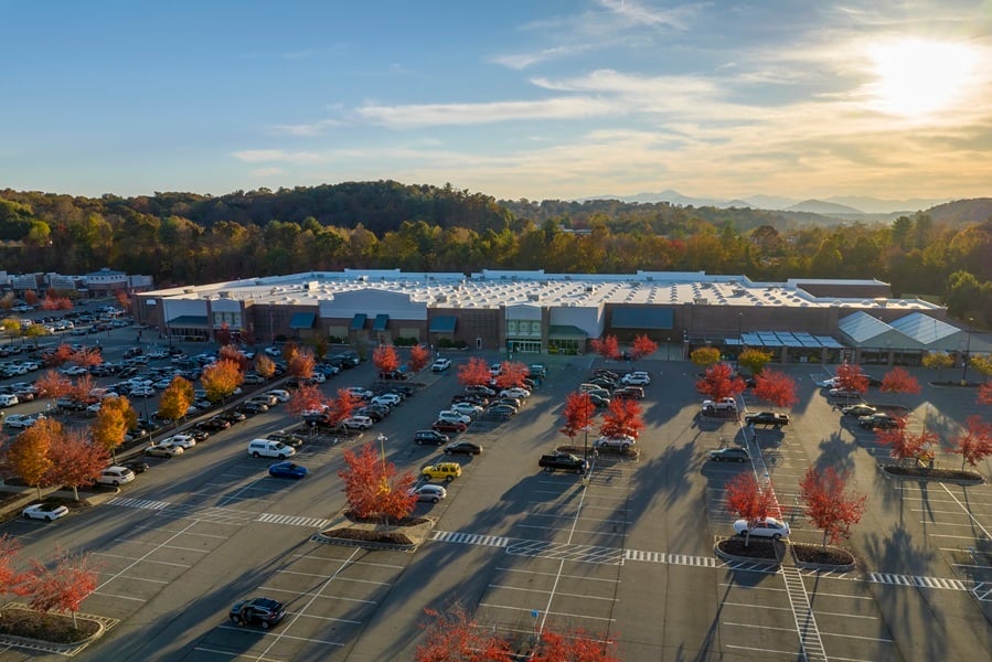 aerial-view-of-large-parking-lot-in-front-of-rgoce-2026-01-07-02-15-12-utc